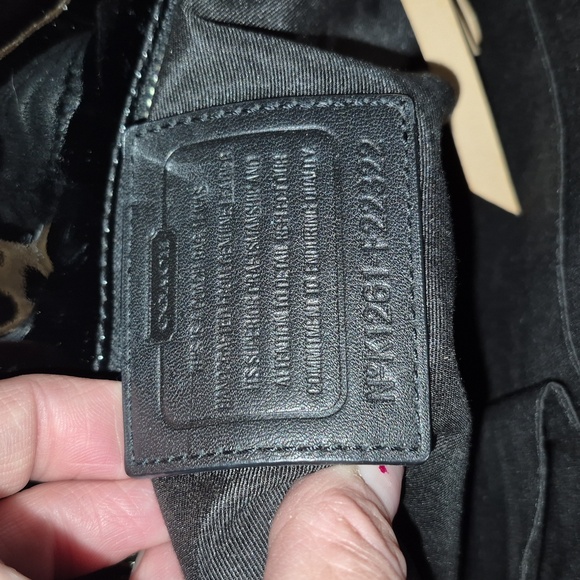 Coach patent leather tote. PRE-LOVED. - Picture 10 of 16